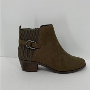 Market & Spruce Kaili ankle boots bootie shoe olive green heel stretch new 7